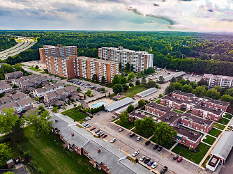 Pine Ridge Apartments - Willoughby Hills, OH