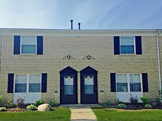 Cambridge Court Townhomes Apartments - Elyria, OH