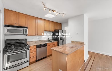 7610 N Rogers Ave unit 104 - Chicago, IL