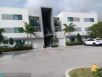 3050 NW 68th St #2205 - Fort Lauderdale, FL