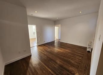 25-96 43rd St unit 3C - Queens, NY