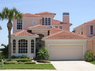 202 Sand Key Estates Dr - Clearwater, FL