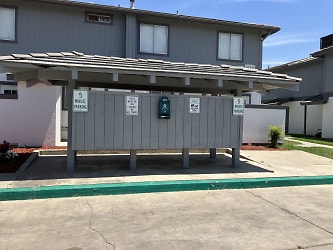 Oak Park Townhomes Apartments - Tulare, CA