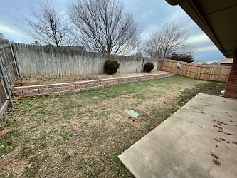 809 SW 37th St - Moore, OK
