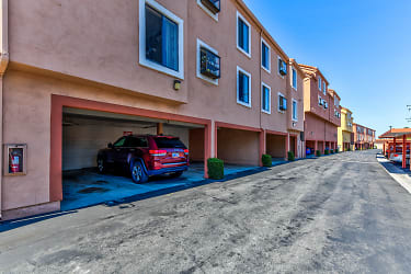 Portofino Apartments - Santa Ana, CA