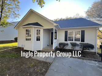 341 N Hickory St - Angier, NC
