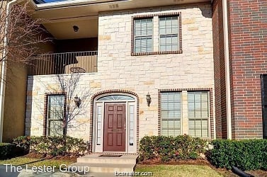 166 Forest Dr. - College Station, TX
