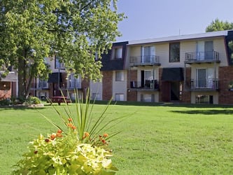 Rosewood Village Apartments - Springfield, MO