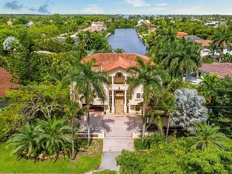 12855 SW 57th Ave - Coral Gables, FL