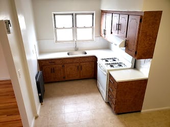 78-01 164th St unit 1st - Queens, NY
