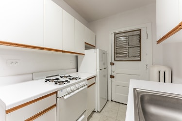 2237 N Bissell St unit 1E - Chicago, IL