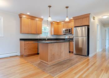 111 Scott Dyer Rd - Cape Elizabeth, ME