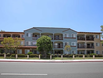 Huntington Breeze 55+ Apartments - Huntington Beach, CA