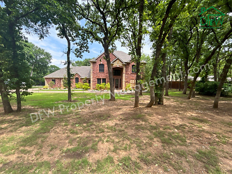 1013 Shady Ln N - undefined, undefined