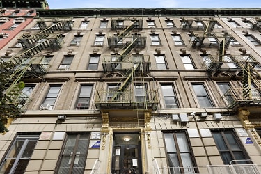 Room for rent. 207 W 109th Street - New York City, NY