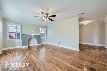 3920 Calmont Avenue - Fort Worth, TX