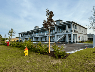 746 SW 8th Terrace unit 101 - Cape Coral, FL