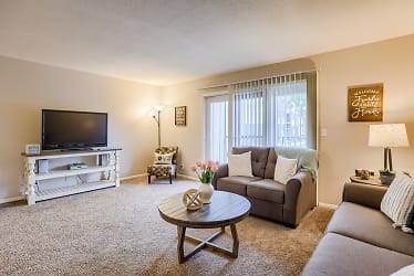 Ruskin Place Apartments - Lincoln, NE