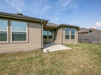 2113 Rains County Rd - Forney, TX