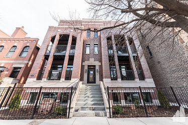 2319 N Southport Ave unit 1N - Chicago, IL