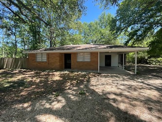14158 Greenwell Springs Rd - Central, LA