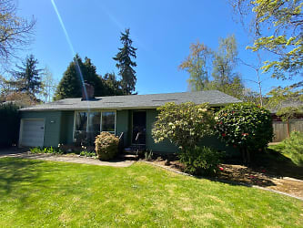 6219 SW 45th Ave - Portland, OR