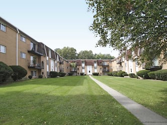 Lafayette Village Apartments - Cleveland, OH