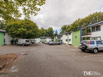 Newly Renovated, Located Near Mt Hood Community College! Apartments - Gresham, OR