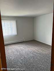 125 N River Rd - Mount Clemens, MI