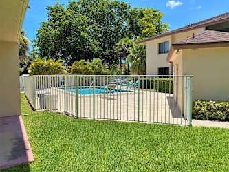 12641 Westhampton Cir #C311 - Wellington, FL