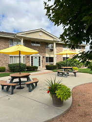 Village In The Park Apartments - Greendale, WI