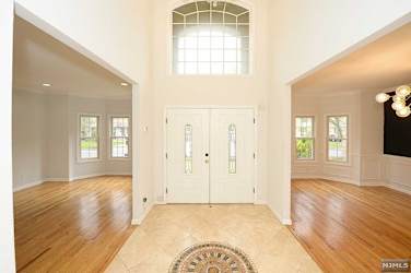 278 Idaho St - Paramus, NJ