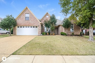 3182 Pinetree Loop S - Southaven, MS