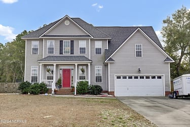 462 Chadwick Shores Dr - Sneads Ferry, NC