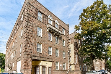 Kings Manor Apartments - Philadelphia, PA