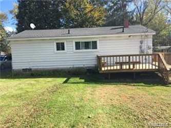 22491 Hawthorne St - Farmington, MI