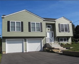 25 Top St - Westerly, RI