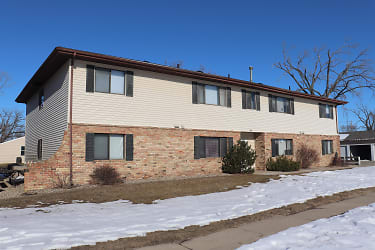 890 Grand Ave - Marion, IA