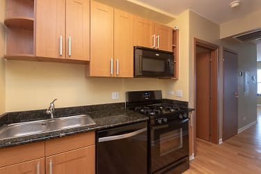 3103 W Lawrence Ave unit 4 - Chicago, IL