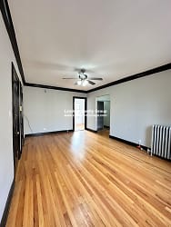 4402 N Rockwell St unit 2 - Chicago, IL