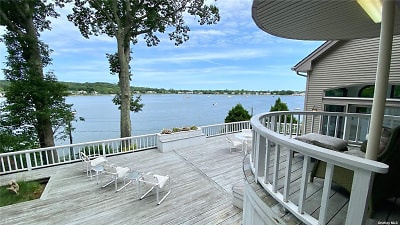 718 Sound View Rd - Oyster Bay, NY