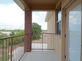 Falcon Point Condos Apartments - College Station, TX