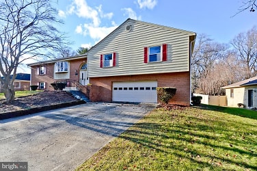 11404 Earlston Dr - Bowie, MD