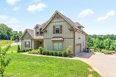 1452 Hickory Point Rd - Clarksville, TN