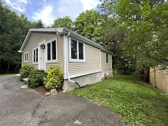 33 Whitney Ave - Trumbull, CT