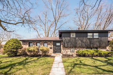 15369 Ingleside Ave - South Holland, IL