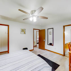 Room For Rent - Auburn, GA