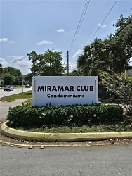 3252 Foxcroft Rd #216 - Miramar, FL