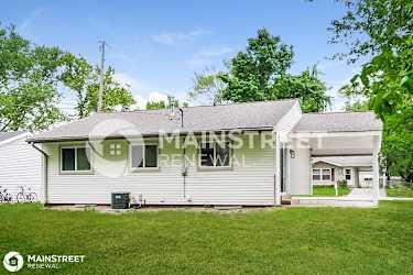 11114 Mars Ln - Maryland Heights, MO