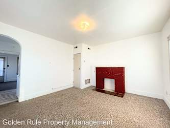 502 E 1st Ave - Hutchinson, KS